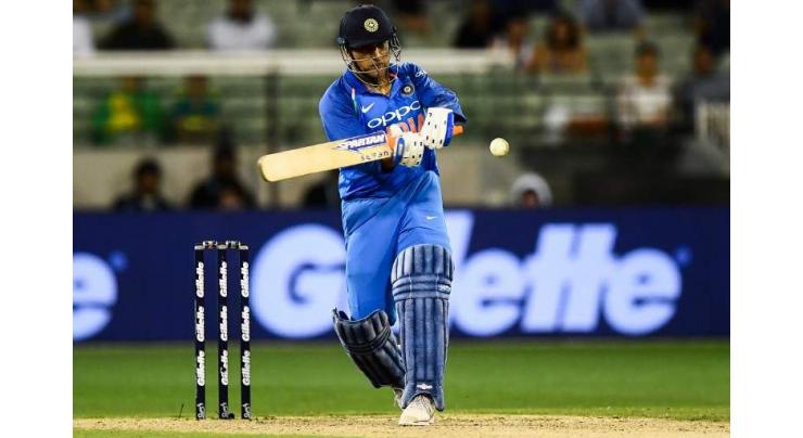 Dhoni finishes off job to clinch ODI series for India
