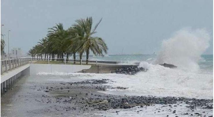 High wave warning in Arabian Gulf