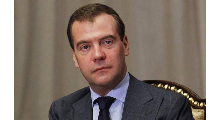 Medvedev Says Share of Russian Farm Machinery in Fields Now Over 60%, Praises Good Result