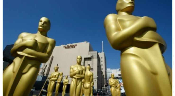 Oscars: the show must go on... without a host
