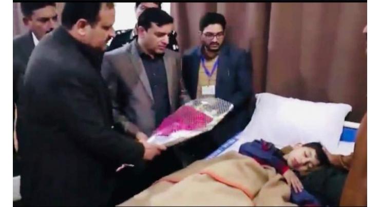 Sahiwal encounter: CM Buzdar criticised for taking flowers for injured children