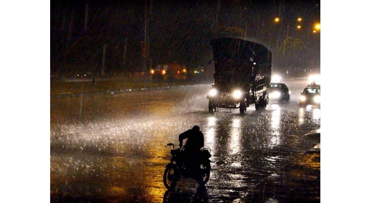 Karachiites wake up Monday with heavy showers, thunder
