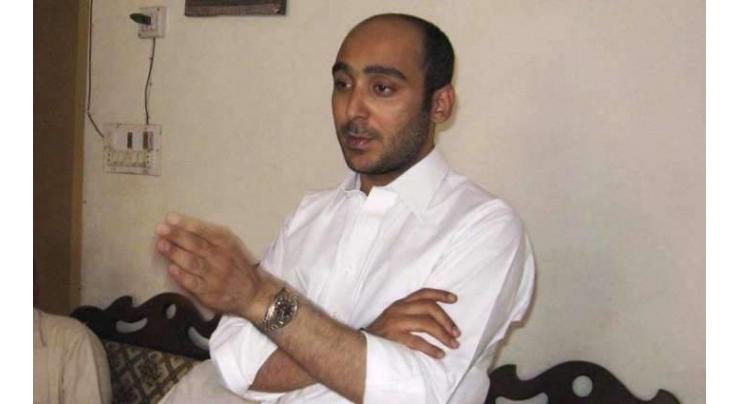 Ali Haider Gilani visits Central Cotton Research Institute, lauds research activities

