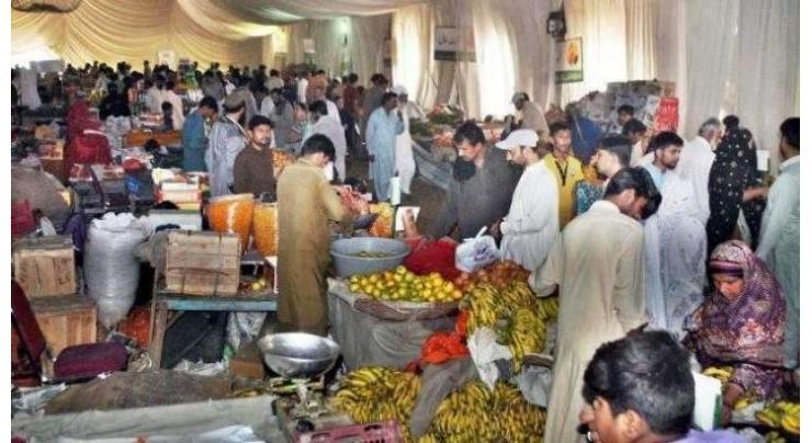 Deputy Commissioner (DC) Sukkur, Ghulam Murtaza Shaikh visits fruit, vegetable market
