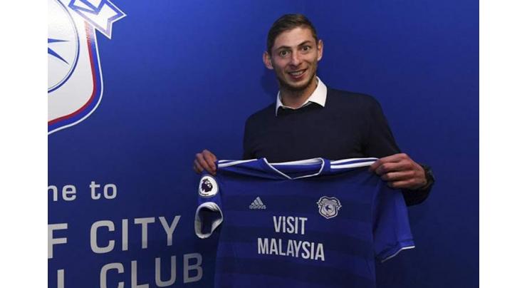 Search resumes for missing plane of Cardiff striker Sala
