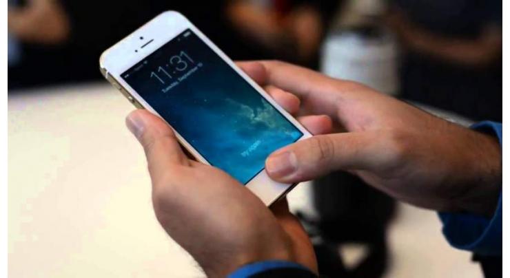 Apple to reduce IPhone prices to increase sale