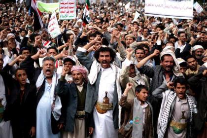 الحكومة اليمنية تنتقد بياناً للأمم المتحدة بشأن قصف مخيم للنازحين