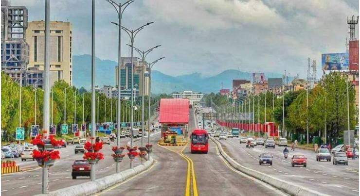 Pakistan’s Cleanest City: At 51%, majority of Pakistanis believe Islamabad is the cleanest city of Pakistan, followed by Lahore at 21%.
