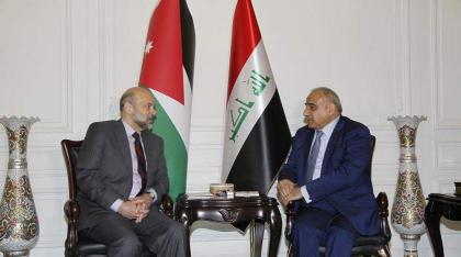 رئيس الوزراء العراقي يلتقي نظيره الأردني عند خط الحدود بين البلدين