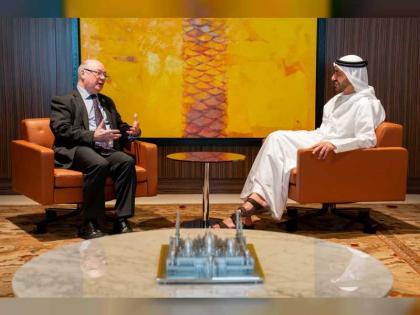 عبدالله بن زايد يلتقي وزير الدولة البريطاني لشؤون الشرق الأوسط وشمال أفريقيا