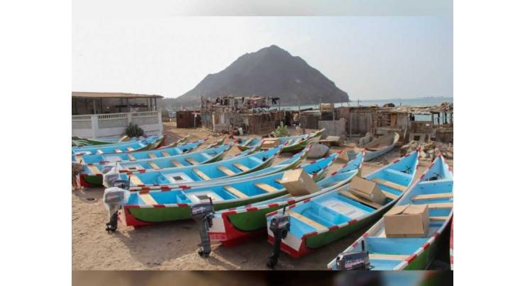 UAE distributes 25 fishing boats to families in Aden
