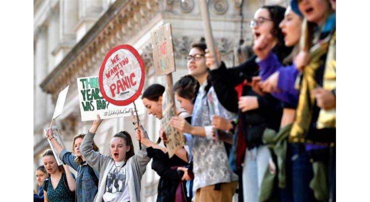 Hundreds of Students Rally at US Capitol as Peers Worldwide Demand Climate Change Action