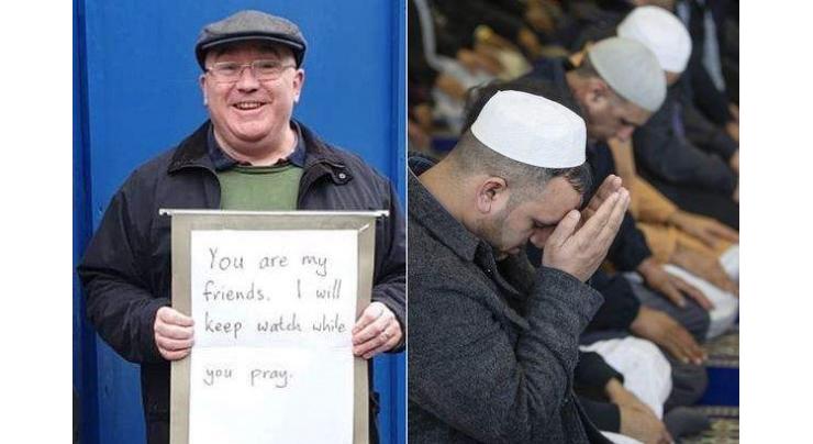I'll keep watch while you pray: Manchester man expresses solidarity with Muslims 


