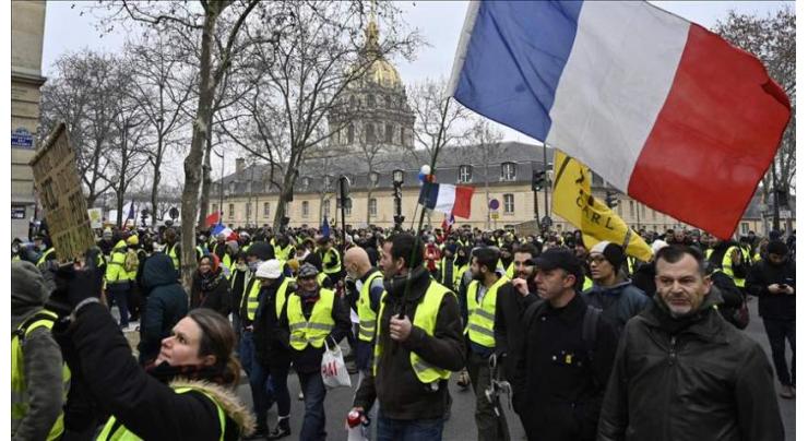 Over 7,000 People Taking Part in Yellow Vest Rallies in Paris - French Interior Minister