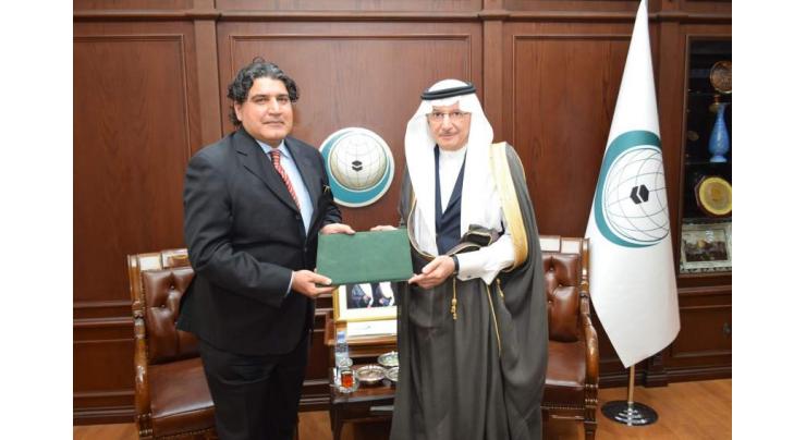 Ambassador of Pakistan Submits His Credentials to OIC Secretary General and Signs the IOFS Statute