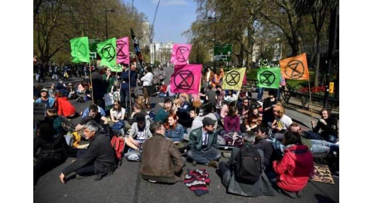 Metropolitan Police Say Detained Over 100 Protesters During Environmental Rally in London