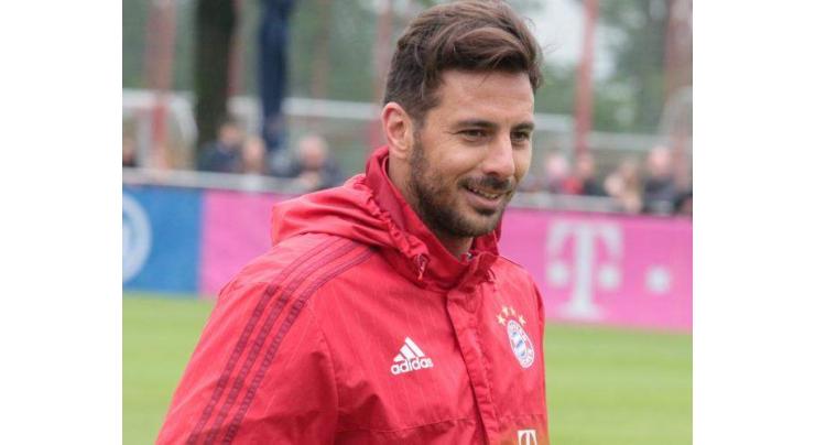 Rummenigge offers evergreen Pizarro job at Bayern
