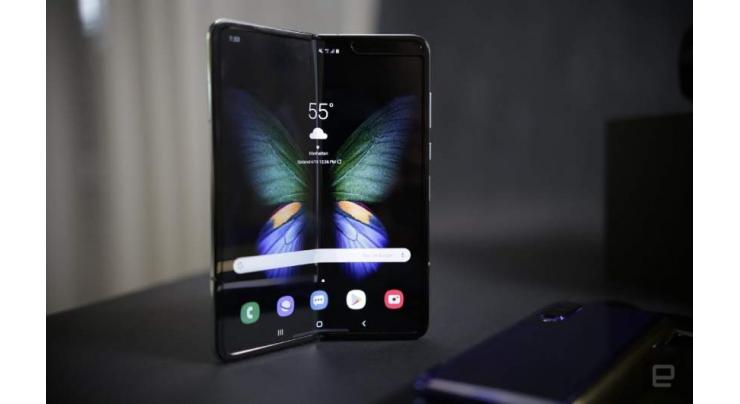 Samsung to inspect Galaxy Fold phones after reviewer complaints
