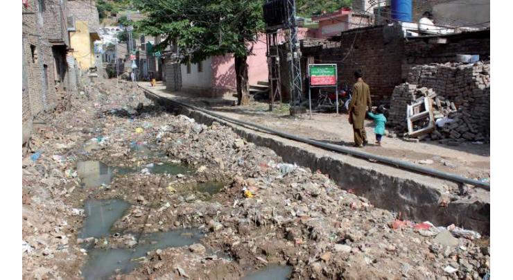 Apathy of MCI; sewage causing environmental pollution in city
