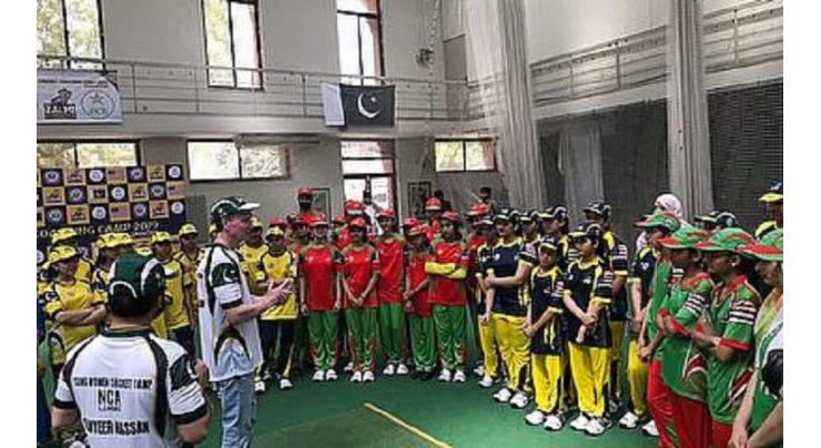 Zalmi foundation, US consulate, PCB organized women cricket camp

