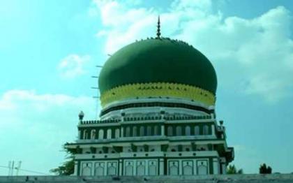  Hafiz Abdullah Shah’s shrine. Photo via Urdupoint.com. 