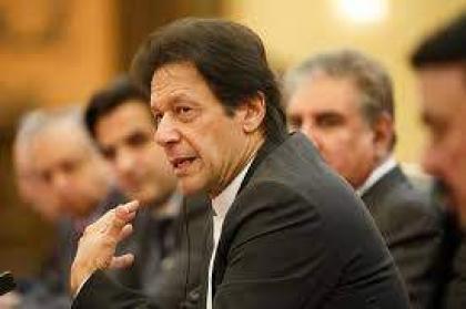 رئيس الوزراء الباكستاني يجري تعديلات وزارية واسعة