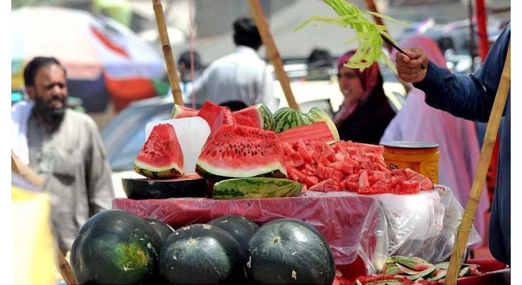 'Watermelon' start attracting customers as temperature soaring
