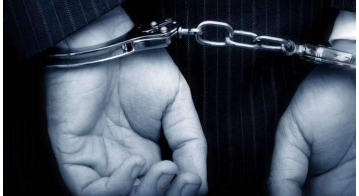 Three proclaimed offenders among 11 held in Nasirabad
