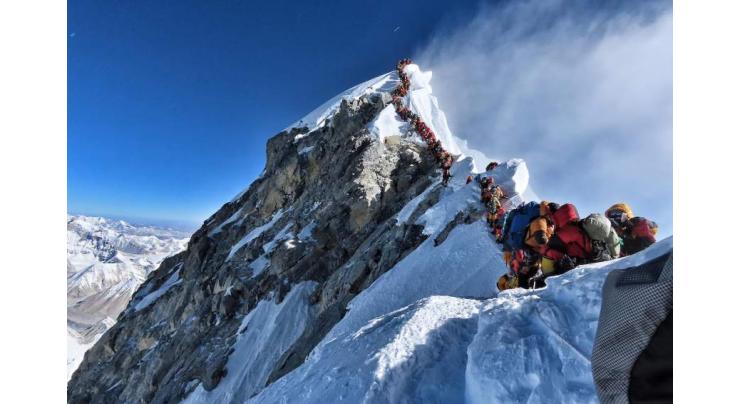 Four more deaths on traffic-jammed Everest
