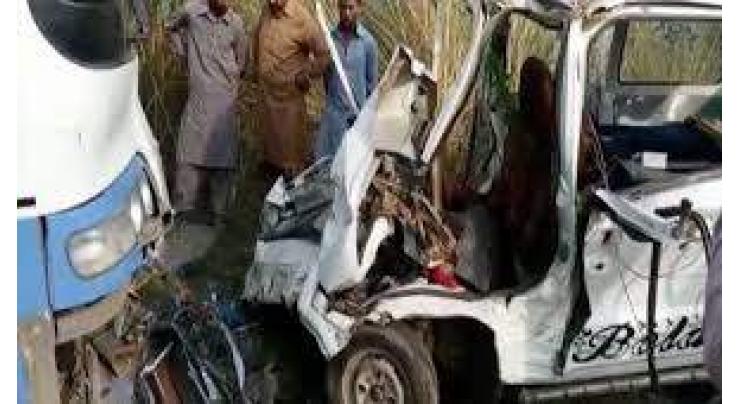 Eight school children injured in van-Rickshaw collision
