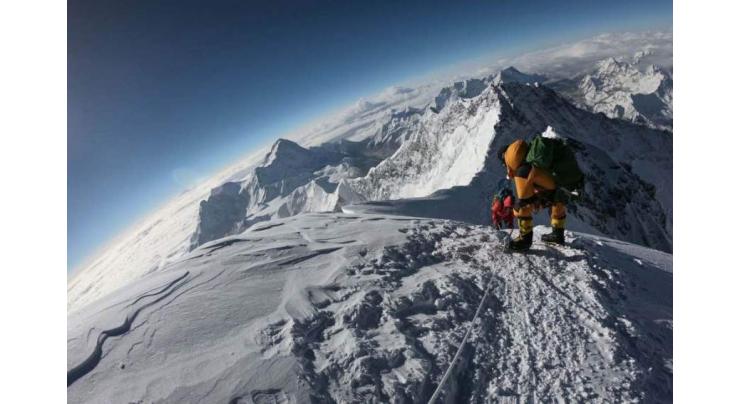 Mount Everest Death Toll Rises to 10 After UK Man's Death on Treacherous Slopes - Reports
