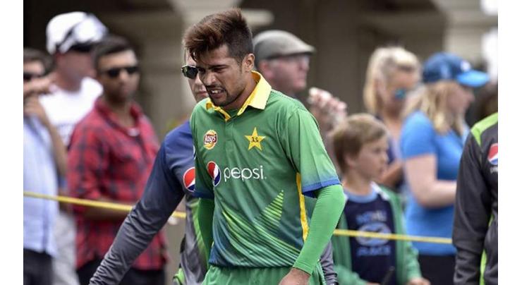 Amir makes World Cup debut as West Indies send Pakistan into bat

