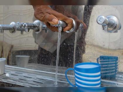 الإمارات تبدأ حملة توزيع برادات المياه للمساجد في المحافظات اليمنية المحررة