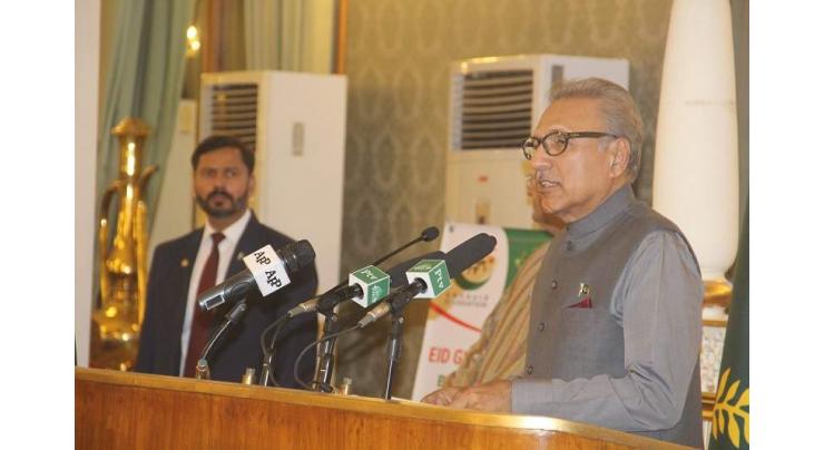 Arif Alvi, the President of Pakistan hosts an iftar for orphans, attended by Chairman Khubaib Foundation and the CEO of Tecno Mobile