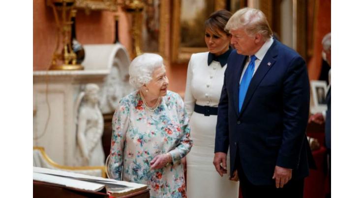 Queen Elizabeth throws lavish state banquet for Trump
