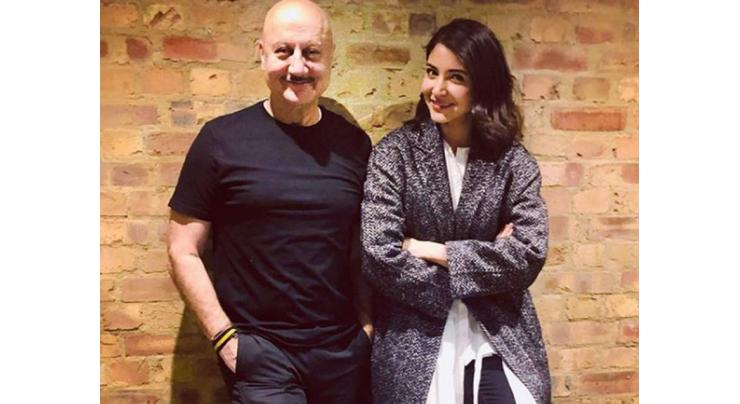 Anupam Kher meets Anushka Sharma in London; has a chit-chat session