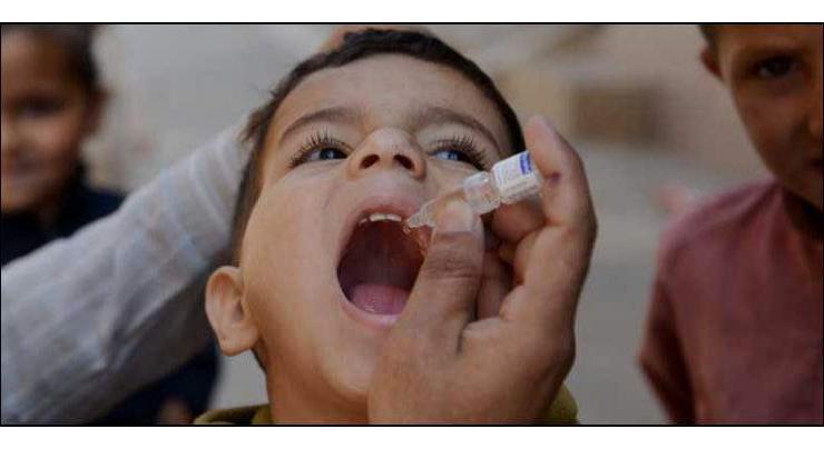 Karachi Commissioner opens week-long anti polio campaign
