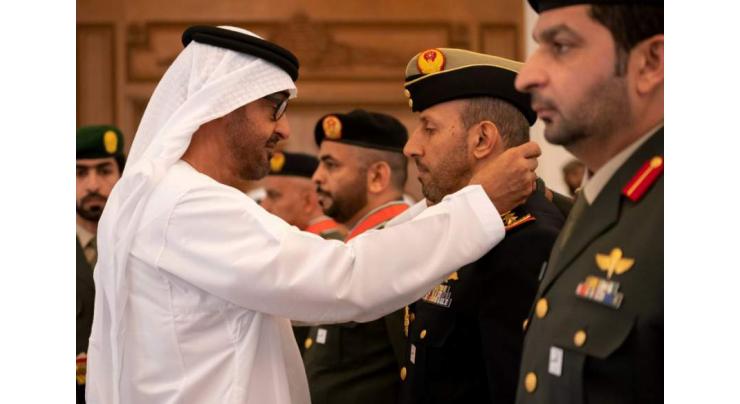 Mohamed bin Zayed honours Emirati heroes of national duty