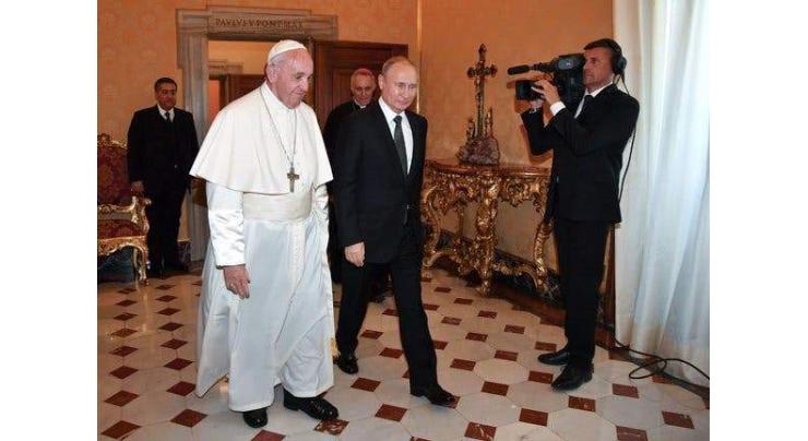 Putin Says Discussed Protection of Christians in Middle East With Pope Francis