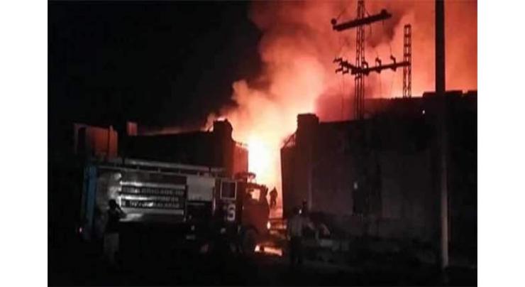 Cloth shop gutted in Faisalabad 
