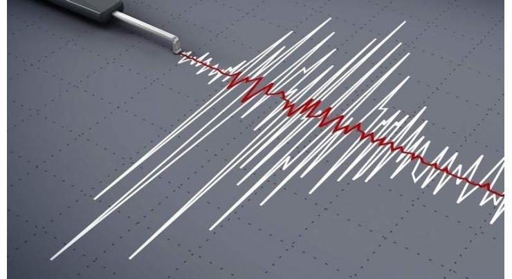 Strong quake shakes Athens, knocks out phones in capital
