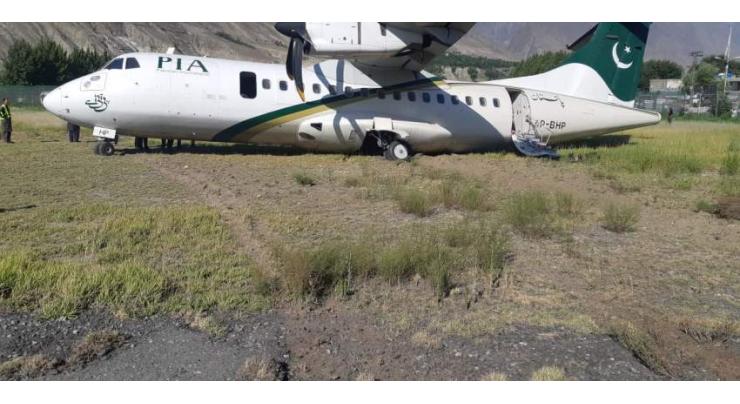 PIA plane skids off the runway at Gilgit airport