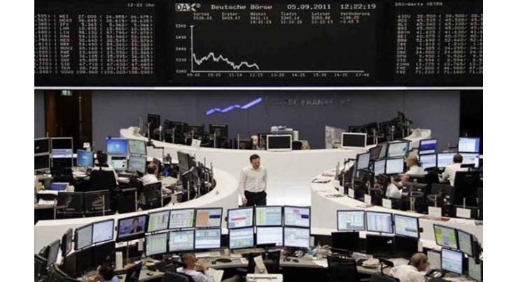 Stocks tread water as oil gains on Gulf standoff
