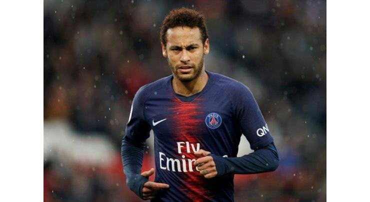 Neymar will go to China with PSG despite tensions
