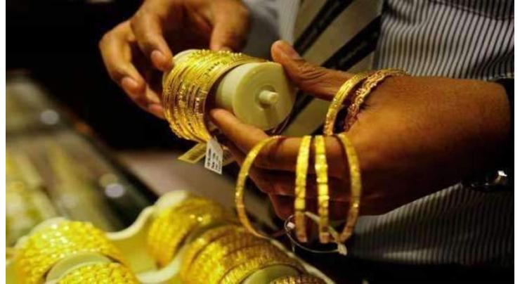 Gold price remains stable at Rs 84,000 per tola
