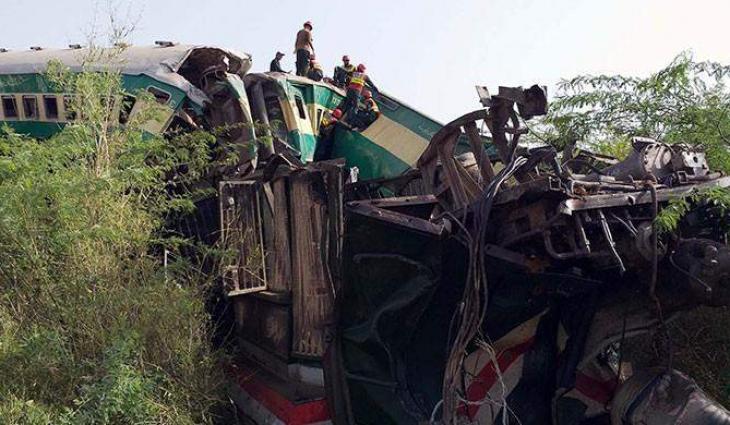 Trains collision case registered in Rahim Yar Khan