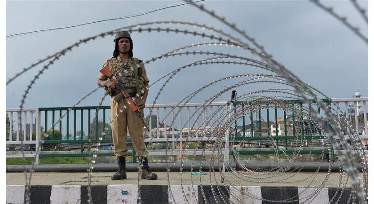 Srinagar a maze of razor wire, steel barriers
