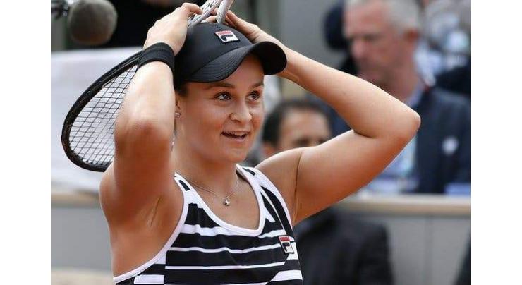 Barty rallies to win, sustains bid to return to No. 1
