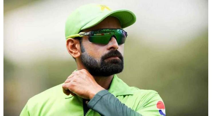 Pakistani batsman Mohammad Hafeez  not to give up on cricket
