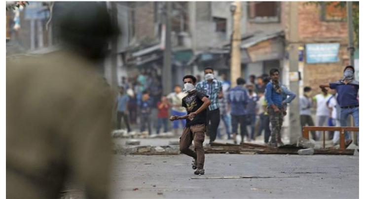 People flout curfew, stage protests in IOK
